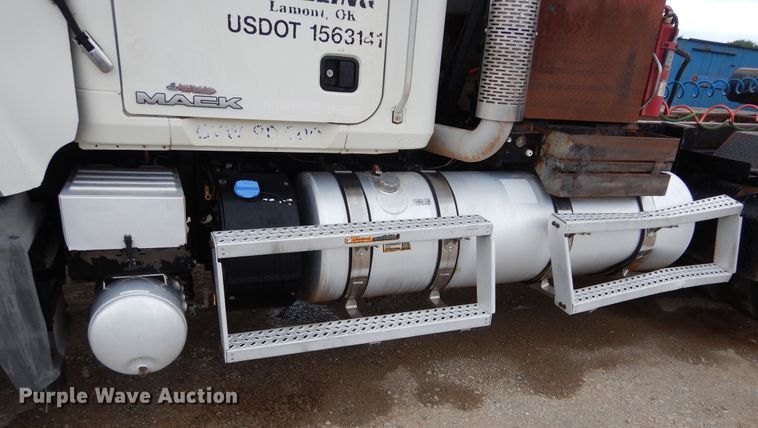 image for item HS9714 2012 Mack GU713  semi truck