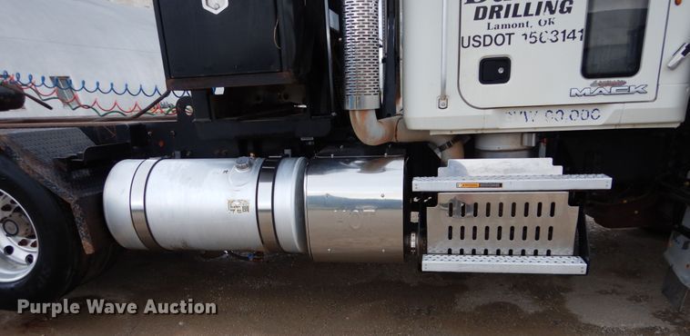 image for item HS9714 2012 Mack GU713  semi truck