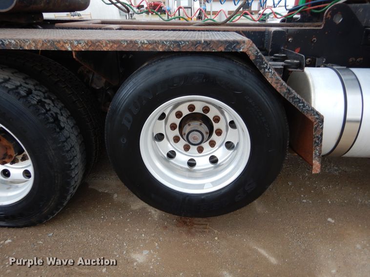 image for item HS9714 2012 Mack GU713  semi truck