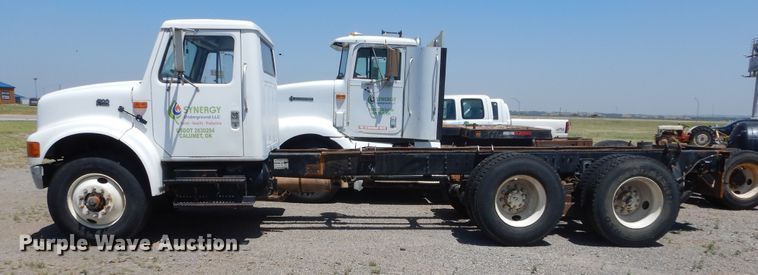 image for item HT9536 2001 International 4900  truck cab and chassis