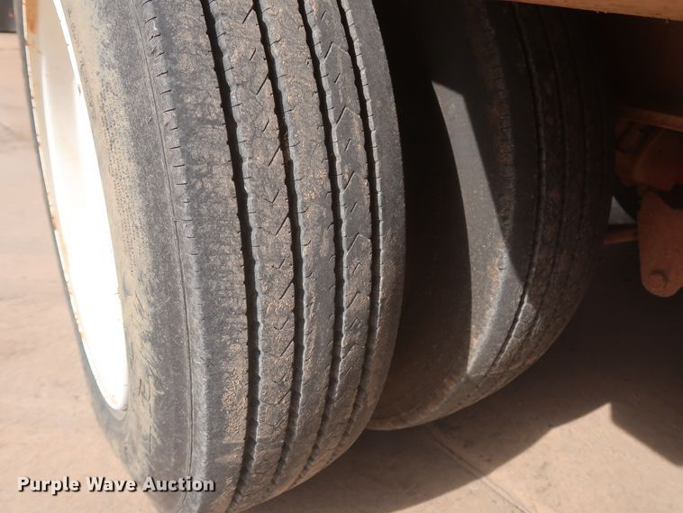 image for item HT9610 2008 Nuttall 235LB drop deck equipment trailer