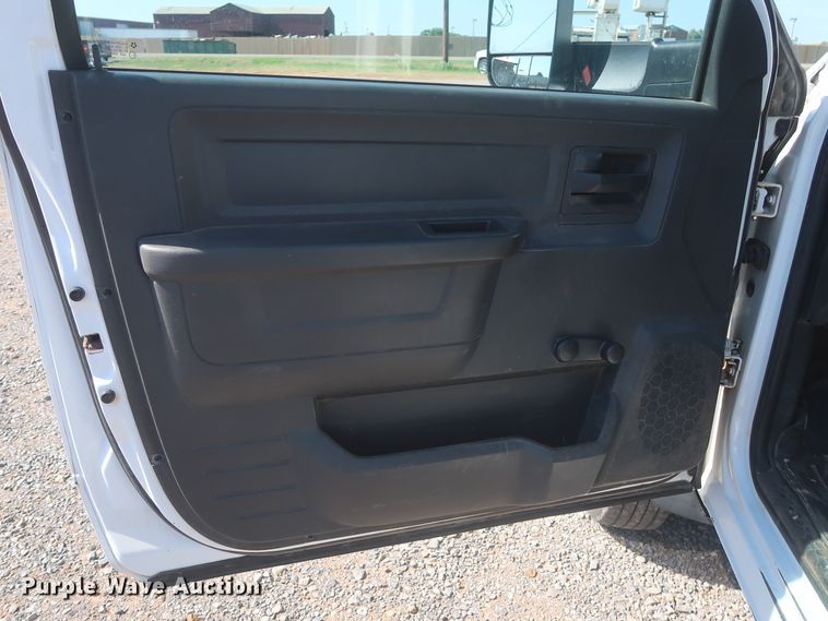 image for item HT9626 2011 Dodge Ram 5500HD  flatbed truck