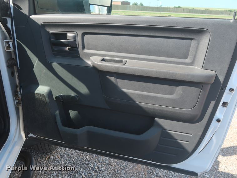 image for item HT9626 2011 Dodge Ram 5500HD  flatbed truck