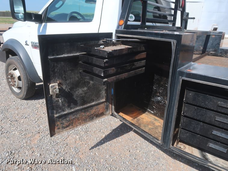 image for item HT9626 2011 Dodge Ram 5500HD  flatbed truck