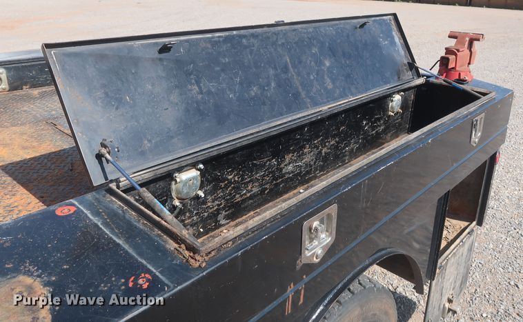 image for item HT9626 2011 Dodge Ram 5500HD  flatbed truck