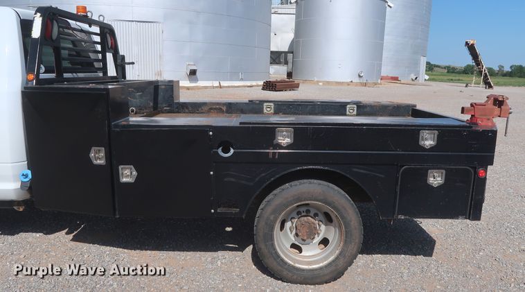 image for item HT9626 2011 Dodge Ram 5500HD  flatbed truck
