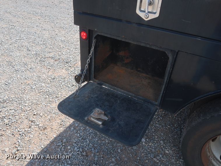 image for item HT9626 2011 Dodge Ram 5500HD  flatbed truck