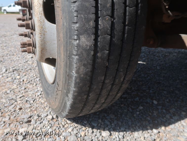 image for item HT9626 2011 Dodge Ram 5500HD  flatbed truck