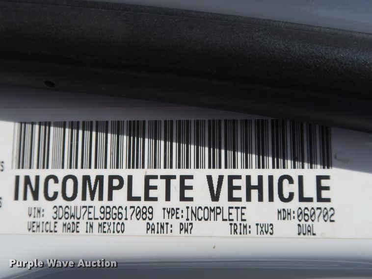 image for item HT9626 2011 Dodge Ram 5500HD  flatbed truck