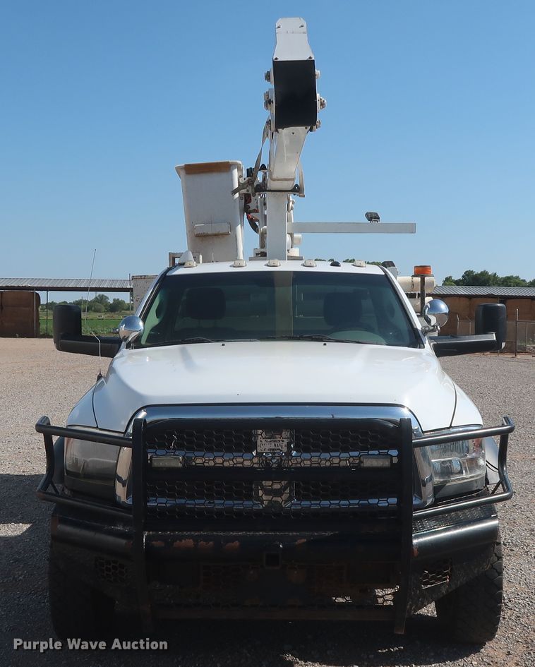 image for item HT9627 2015 Dodge Ram 5500HD  bucket truck