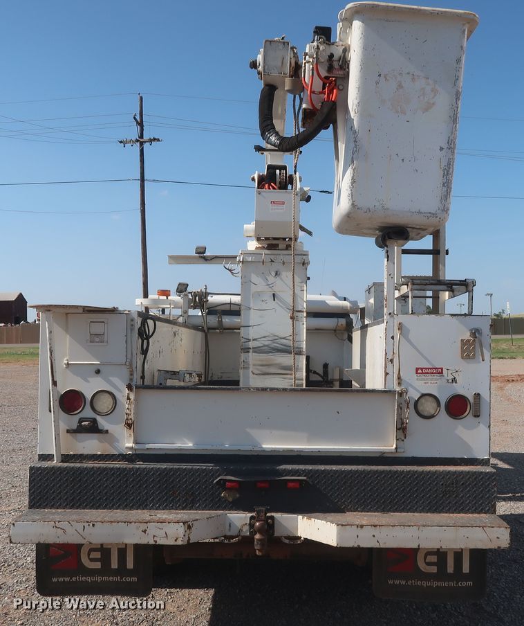 image for item HT9627 2015 Dodge Ram 5500HD  bucket truck