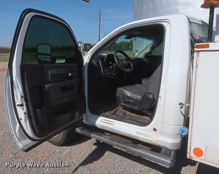 image for item HT9627 2015 Dodge Ram 5500HD  bucket truck