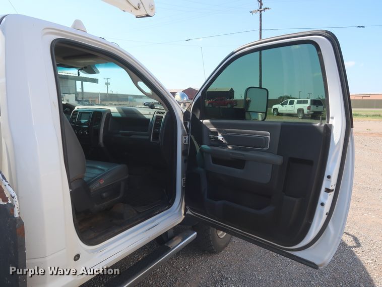 image for item HT9627 2015 Dodge Ram 5500HD  bucket truck