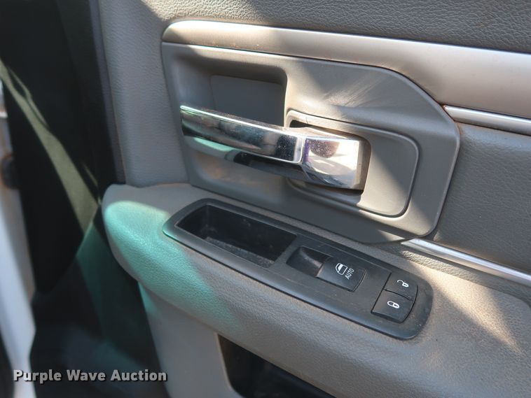 image for item HT9627 2015 Dodge Ram 5500HD  bucket truck