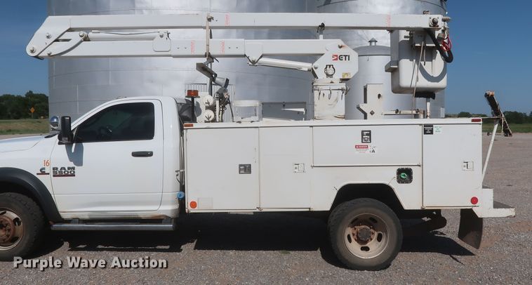 image for item HT9627 2015 Dodge Ram 5500HD  bucket truck