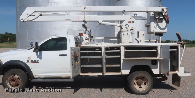 image for item HT9627 2015 Dodge Ram 5500HD  bucket truck
