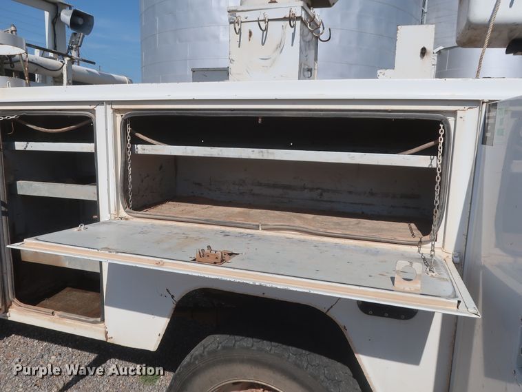 image for item HT9627 2015 Dodge Ram 5500HD  bucket truck