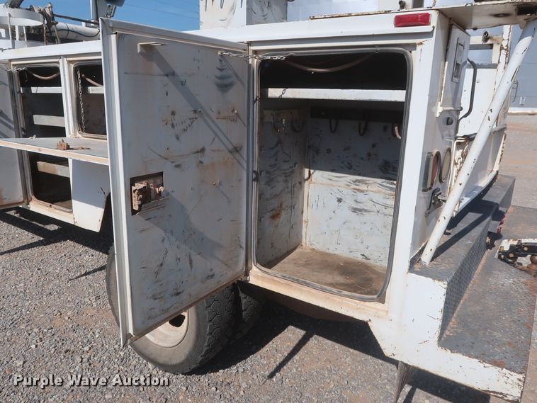 image for item HT9627 2015 Dodge Ram 5500HD  bucket truck