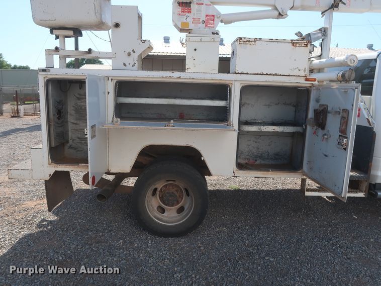 image for item HT9627 2015 Dodge Ram 5500HD  bucket truck