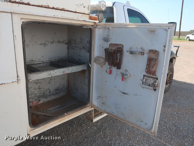 image for item HT9627 2015 Dodge Ram 5500HD  bucket truck