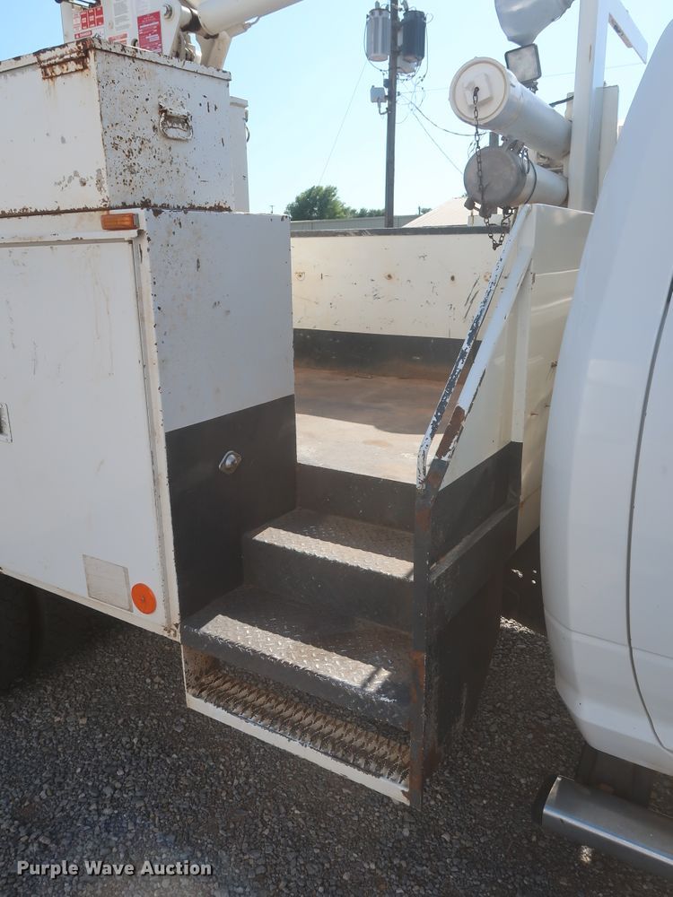 image for item HT9627 2015 Dodge Ram 5500HD  bucket truck