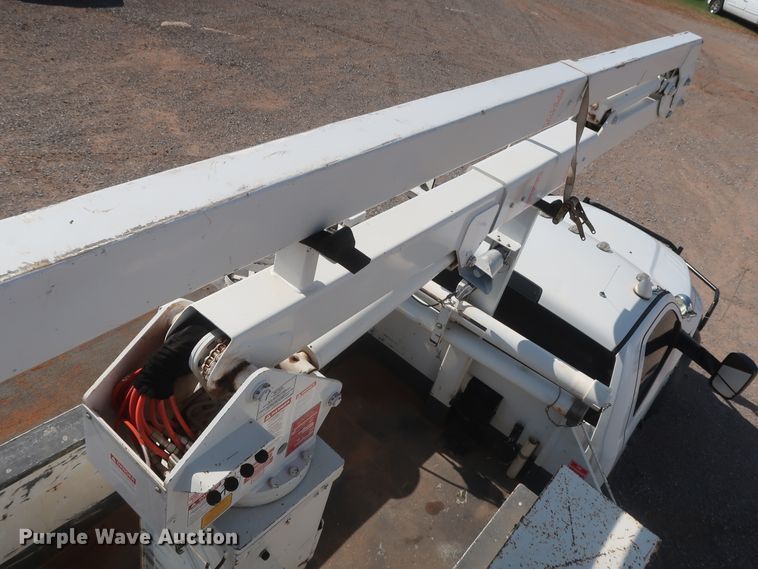 image for item HT9627 2015 Dodge Ram 5500HD  bucket truck