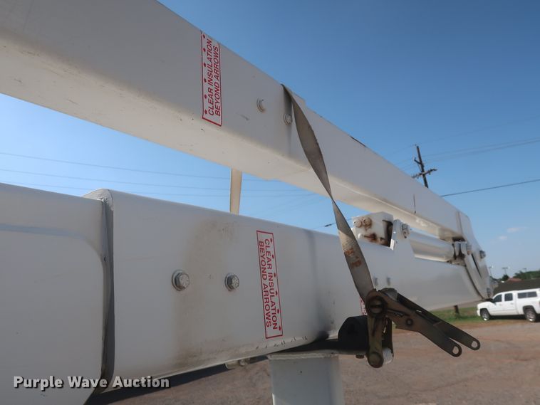 image for item HT9627 2015 Dodge Ram 5500HD  bucket truck