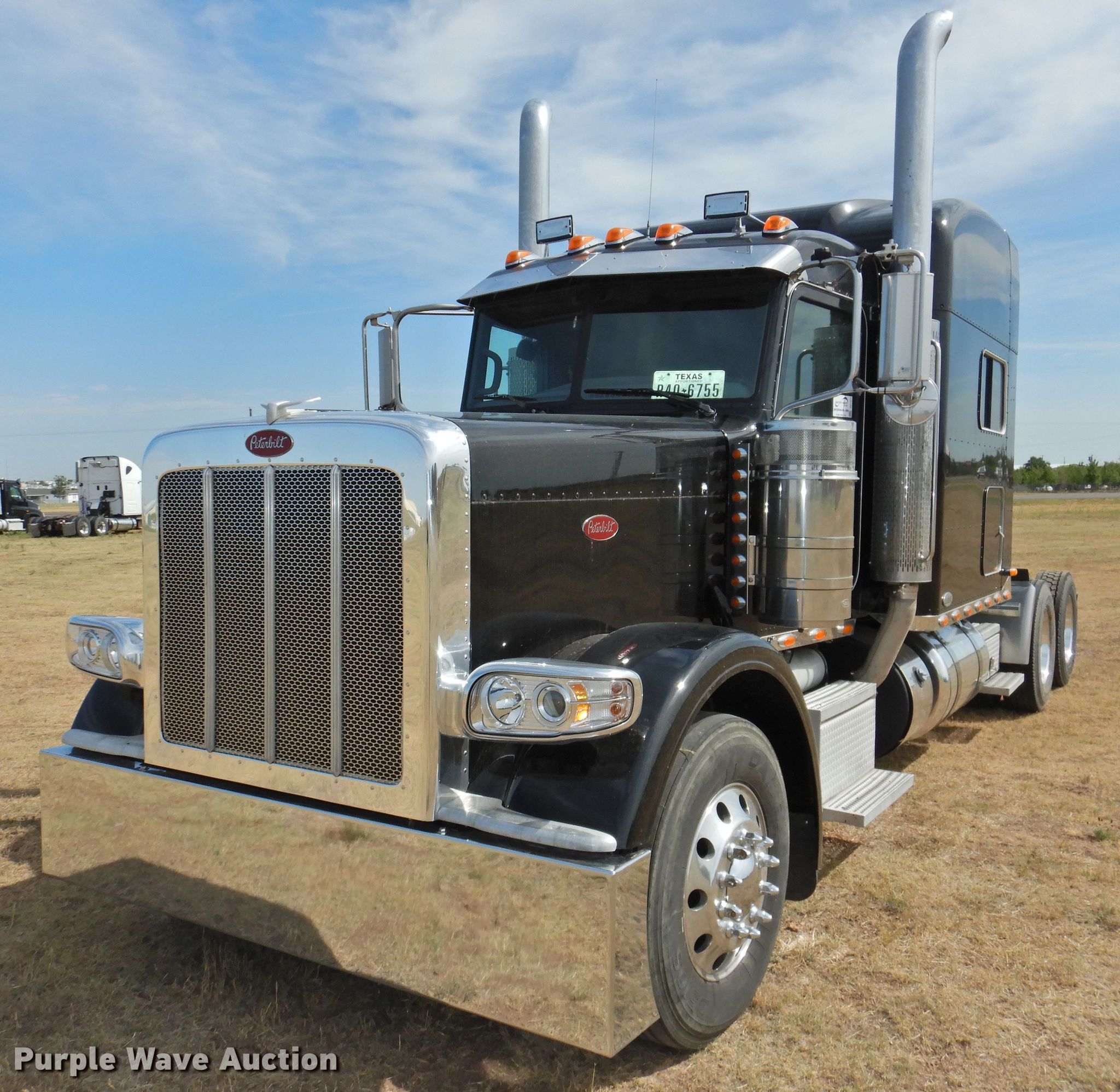 2013 Peterbilt 389 semi truck in Amarillo, TX Item DG1417 sold Purple Wave