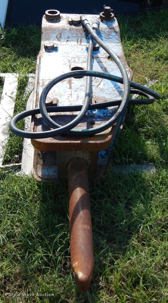 image for item DF5194 Teisaku T-305 backhoe breaker