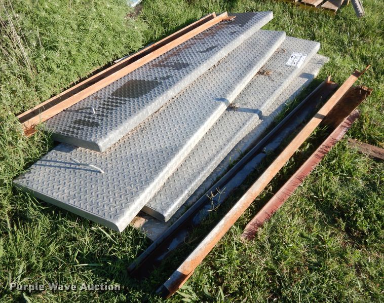 image for item DF5197 (4) diamond plate panels