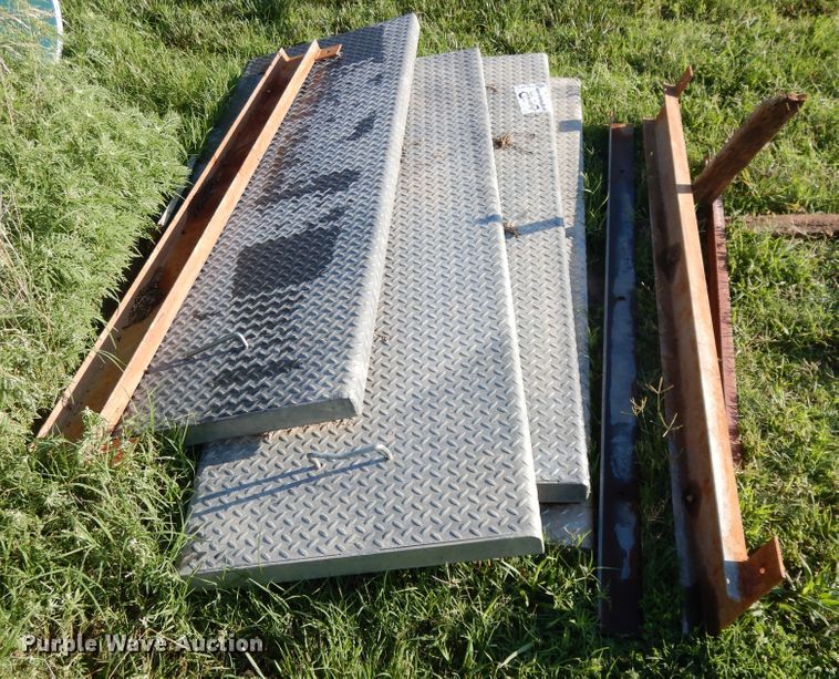 image for item DF5197 (4) diamond plate panels