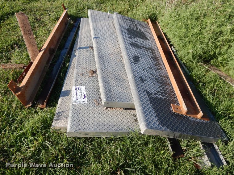 image for item DF5197 (4) diamond plate panels