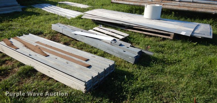 image for item DF5198 Corrugated steel roofing/siding