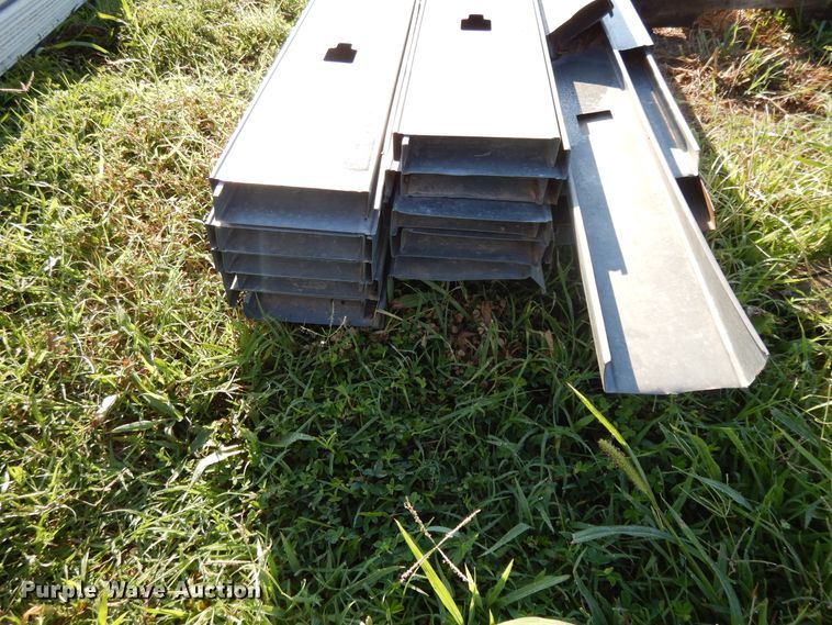 image for item DF5198 Corrugated steel roofing/siding