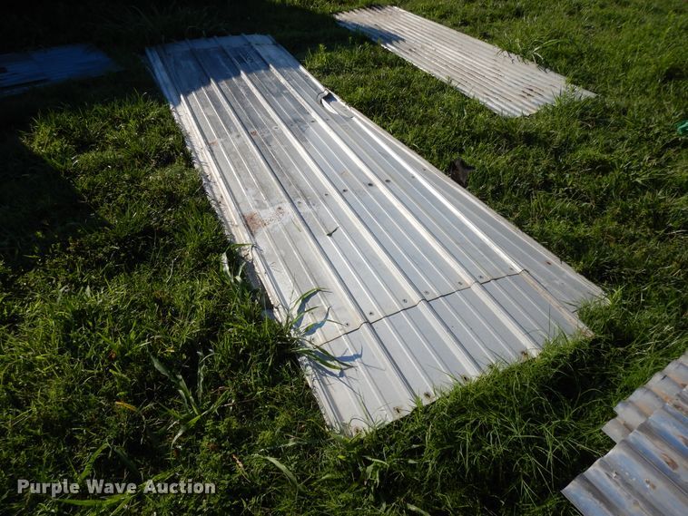 image for item DF5198 Corrugated steel roofing/siding