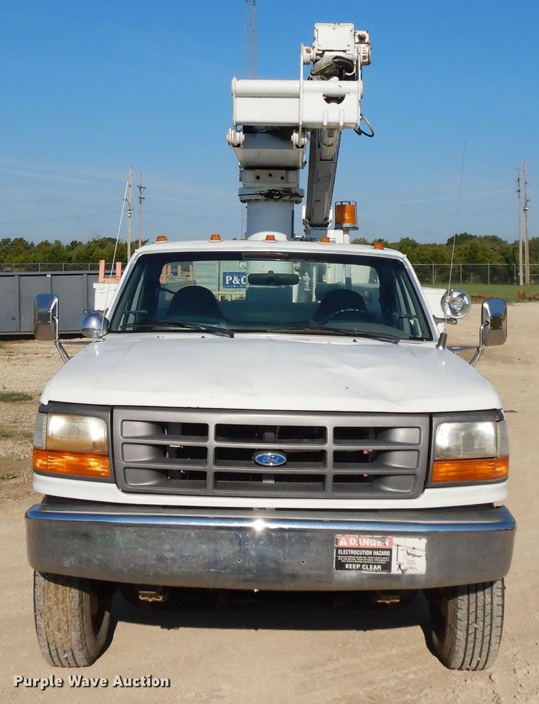 image for item DF5202 1996 Ford F450 Super Duty  bucket truck