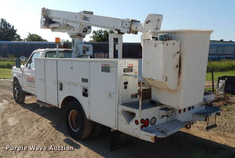 image for item DF5202 1996 Ford F450 Super Duty  bucket truck
