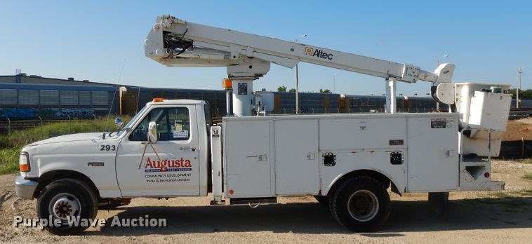 image for item DF5202 1996 Ford F450 Super Duty  bucket truck