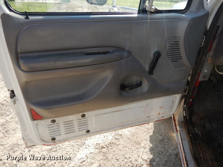 image for item DF5202 1996 Ford F450 Super Duty  bucket truck