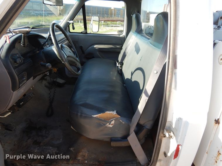 image for item DF5202 1996 Ford F450 Super Duty  bucket truck