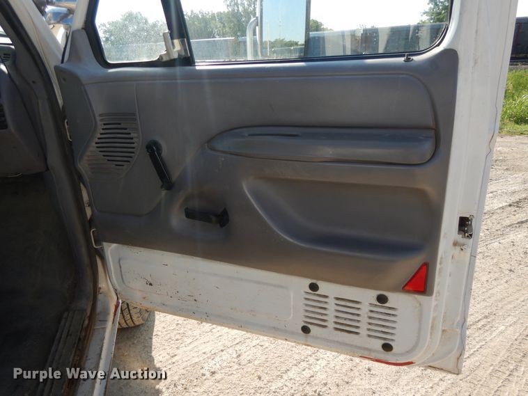 image for item DF5202 1996 Ford F450 Super Duty  bucket truck