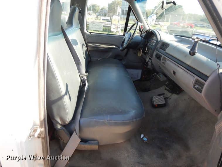 image for item DF5202 1996 Ford F450 Super Duty  bucket truck