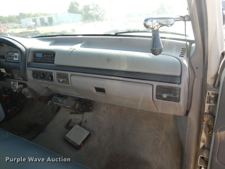 image for item DF5202 1996 Ford F450 Super Duty  bucket truck