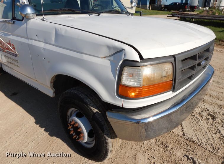 image for item DF5202 1996 Ford F450 Super Duty  bucket truck