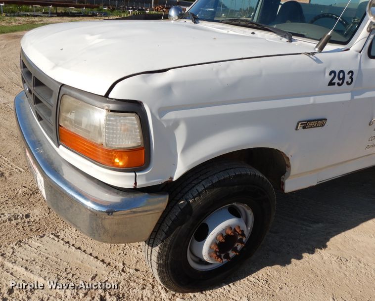 image for item DF5202 1996 Ford F450 Super Duty  bucket truck