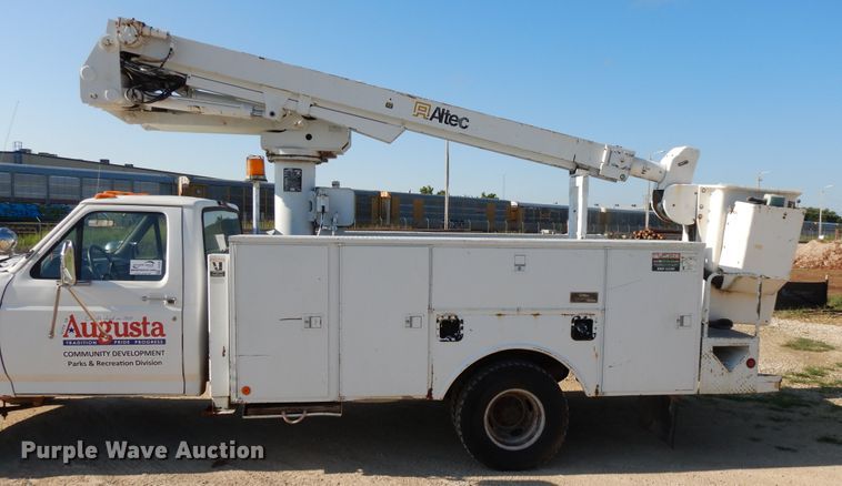 image for item DF5202 1996 Ford F450 Super Duty  bucket truck