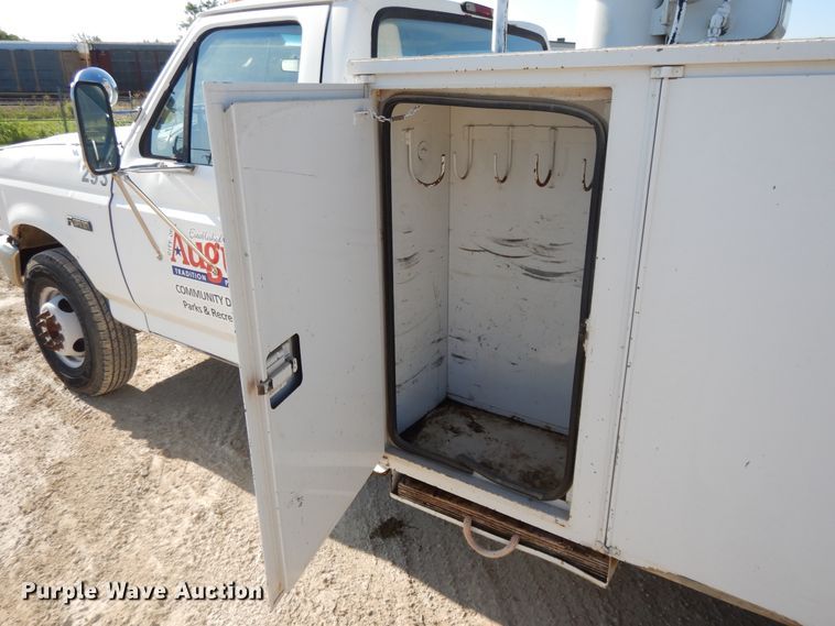 image for item DF5202 1996 Ford F450 Super Duty  bucket truck