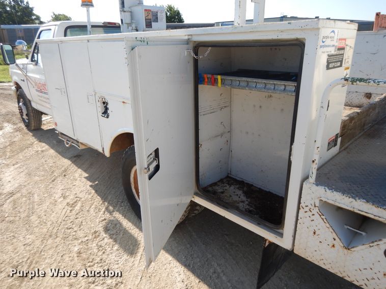 image for item DF5202 1996 Ford F450 Super Duty  bucket truck
