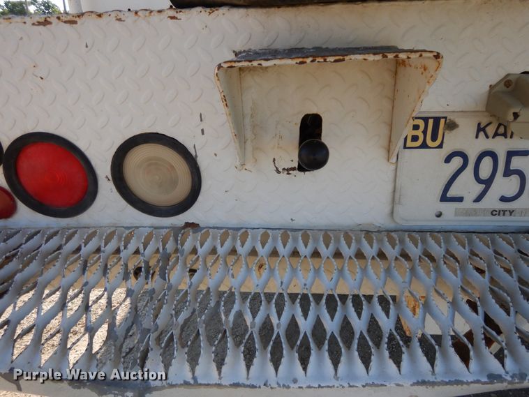 image for item DF5202 1996 Ford F450 Super Duty  bucket truck