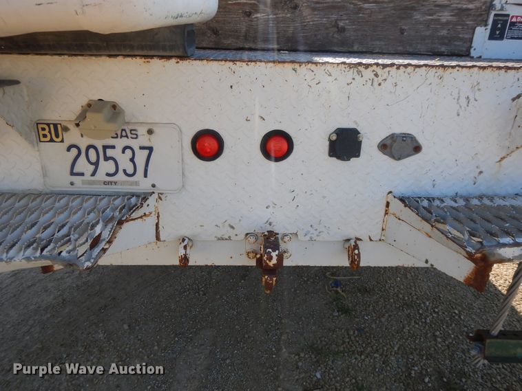 image for item DF5202 1996 Ford F450 Super Duty  bucket truck